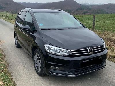 Gebraucht VW Touran 150 PS (110 kW) 2018 Schwarz Van / Kleinbus
