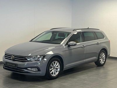 Usata VW Passat Business 150 CV (110 kW) 2023 Grigio Station wagon