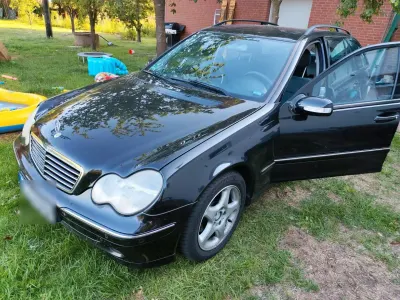 Gebraucht Mercedes C220 143 PS (105 kW) 2004 Schwarz Kombi