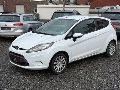 Gebraucht Ford Fiesta Trend 60 PS (44 kW) 2010 Weiß Kleinwagen