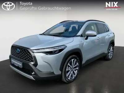 Gebraucht Toyota Corolla Cross Basis 197 PS (144 kW) 2022 Shimmering silver metallic SUV