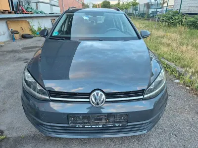 Gebraucht VW Golf VII Comfortline 116 PS (85 kW) 2017 Grau Kombi