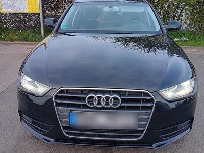 Gebraucht Audi A4 120 PS (88 kW) 2013 Schwarz Limousine