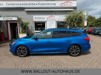Gebraucht Ford Focus ST-Line 150 PS (110 kW) 2019 Blau Limousine