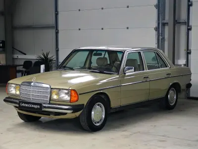 Gebraucht Mercedes 300 88 PS (64 kW) 1983 Grün Limousine