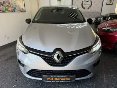Gebraucht Renault Clio Evolution 91 PS (66 kW) 2022 Silber Kleinwagen