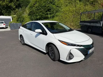 Gebraucht Toyota Prius Comfort 122 PS (89 kW) 2017 Weiß Limousine