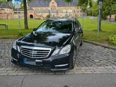 Gebraucht Mercedes E350 Avantgarde 265 PS (194 kW) 2012 Schwarz Kombi