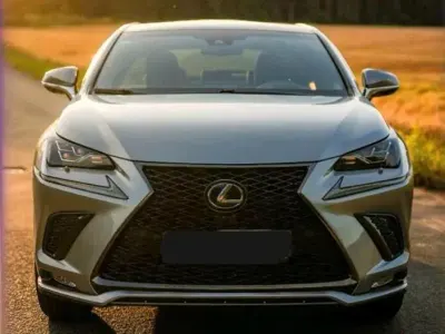 Gebraucht Lexus NX300h E-FOUR 192 PS (141 kW) 2018 Andere farben SUV
