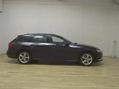 Gebraucht Audi A4 Advanced 163 PS (119 kW) 2023 Schwarz Kombi