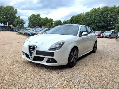 Gebraucht Alfa Romeo Giulietta Quadrifoglio Verde 235 PS (172 kW) 2013 Weiß Kleinwagen