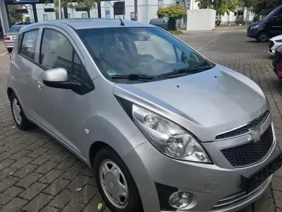 Używany Chevrolet Spark 68 KM (50 kW) 2013 Srebrny Hatchback