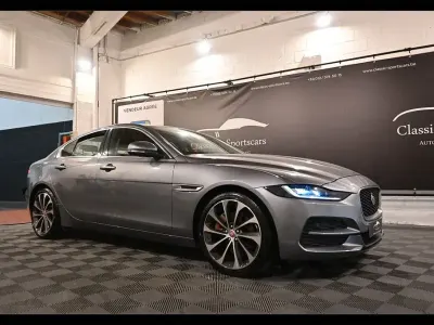 Gebraucht Jaguar XE R-Dynamic 179 PS (131 kW) 2020 Grau Limousine