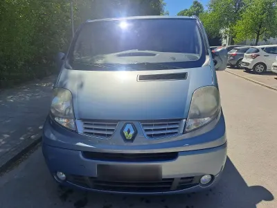 Second-hand Renault Trafic Black Edition 114 CP (83 kW) 2014 Albastru Monovolum