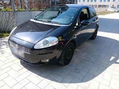 Begagnad Fiat Grande Punto 90 HK (66 kW) 2009 Svart Halvkombi