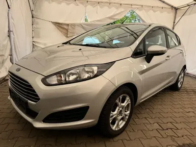Gebraucht Ford Fiesta Trend 65 PS (47 kW) 2013 Silber Limousine