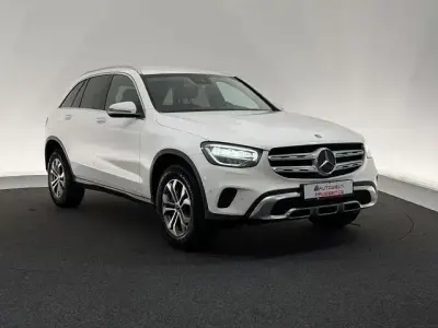 Gebraucht Mercedes GLC220 194 PS (142 kW) 2020 Weiß Limousine