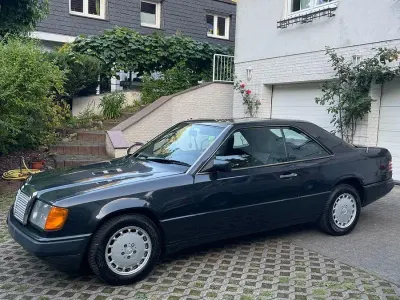 Gebraucht Mercedes 230 Sportline 132 PS (97 kW) 1988 Schwarz Coupé