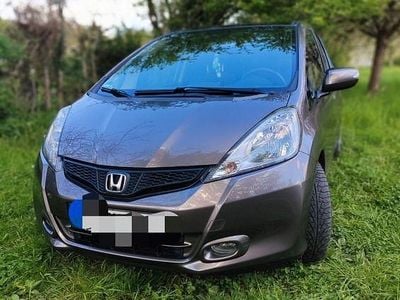 Second-hand Honda Jazz Elegance 99 CP (72 kW) 2013 Maro Hatchback