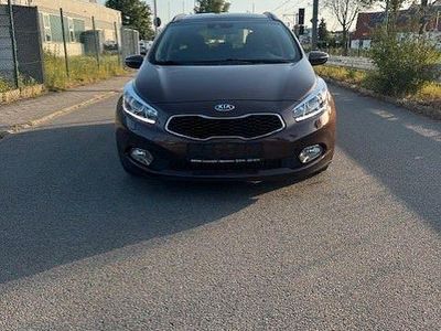Gebraucht Kia Ceed Sportswagon 135 PS (99 kW) 2014 Braun Kombi