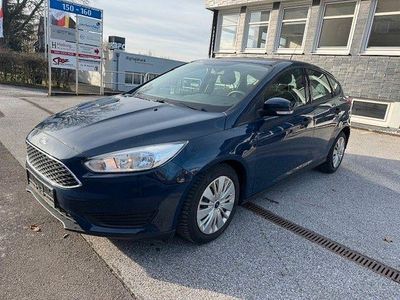 Gebraucht Ford Focus Ambiente 101 PS (74 kW) 2016 Blau Limousine