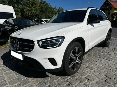Gebraucht Mercedes GLC200 Night 163 PS (119 kW) 2022 Weiß SUV