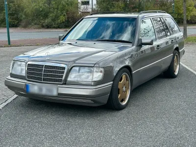 Gebraucht Mercedes E280 190 PS (139 kW) 1993 Grau Kombi