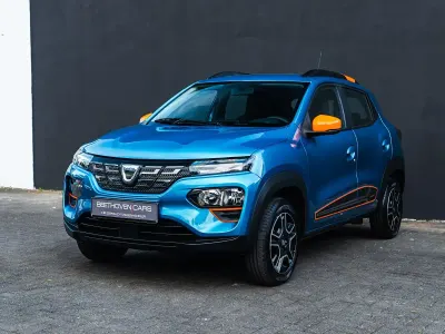 Usado Dacia Spring Comfort Plus 33 kW (45 CV) 2022 Azul Utilitario