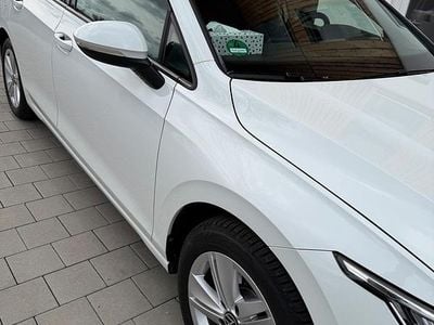 Gebraucht VW Golf VII Life 116 PS (85 kW) 2021 Weiß Kleinwagen