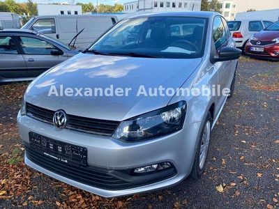 Silber Gebraucht 2015 VW Polo Trendline Kleinwagen | 6.100 € (Fairer Preis)