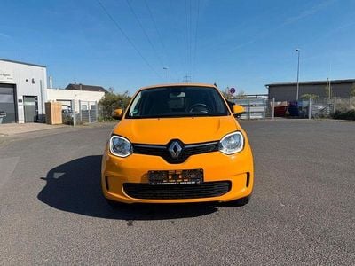 Usata Renault Twingo LIMITED 73 CV (53 kW) 2019 Giallo Utilitaria