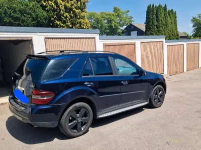 Gebraucht Mercedes ML320 224 PS (164 kW) 2007 Blau SUV