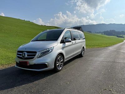 Silber Gebraucht 2022 Mercedes E300 Van / Kleinbus | 54.999 €