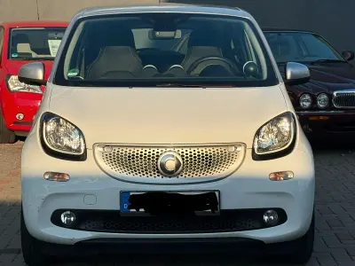 Gebraucht Smart ForFour Basis 71 PS (52 kW) 2015 Weiß Kleinwagen