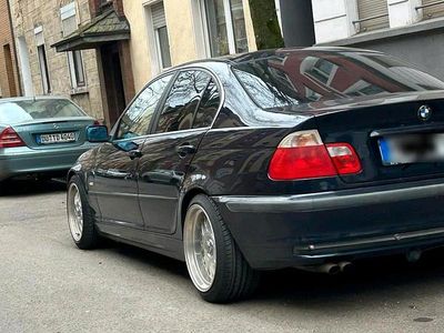 BMW 323
