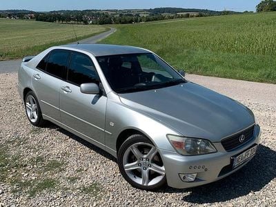 Lexus IS200