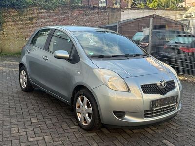 Usata Toyota Yaris Cool 87 CV (63 kW) 2006 Argento Utilitaria