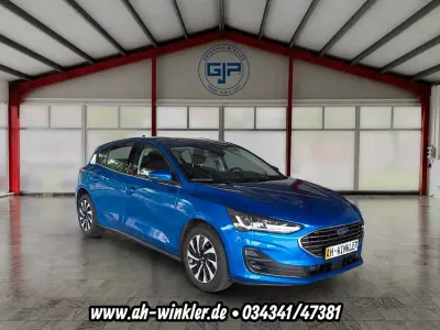Gebraucht Ford Focus Titanium 125 PS (91 kW) 2023 Desert island blue Limousine