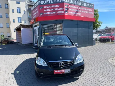 Gebraucht Mercedes A160 82 PS (60 kW) 2012 Schwarz Kleinwagen
