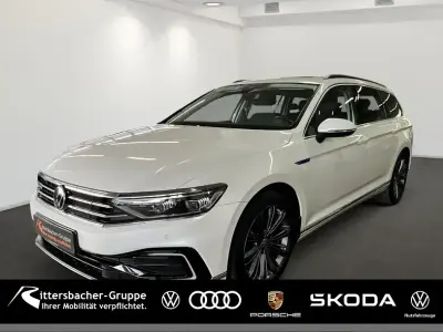 Gebraucht VW Passat GTE 218 PS (160 kW) 2021 Oryxweiß perlmutteffekt Kombi