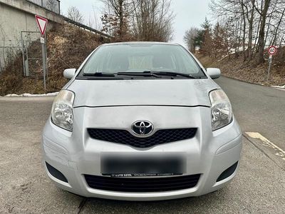 Silber Gebraucht 2009 Toyota Yaris Kleinwagen | 3.290 € (Fairer Preis)