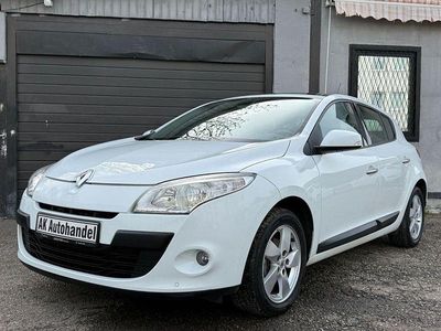 Begagnad Renault Mégane Dynamique 110 HK (80 kW) 2009 Vit Sedan
