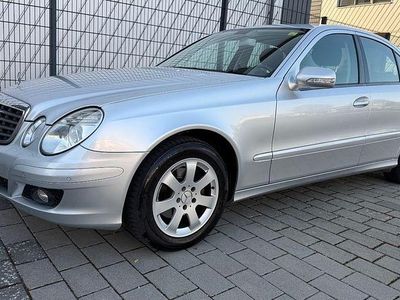 Gebraucht Mercedes E200 184 PS (135 kW) 2007 Silber Limousine