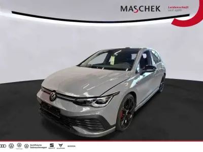 Gebraucht VW Golf VIII GTI Clubsport 300 PS (220 kW) 2023 Mondsteingrau Limousine