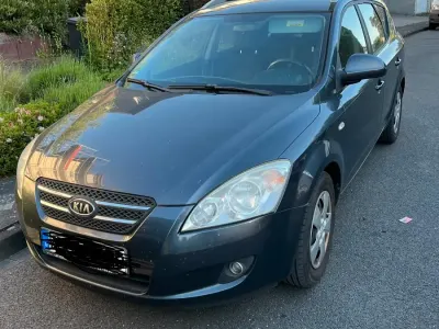 Gebraucht Kia Ceed 115 PS (84 kW) 2009 Grau Kleinwagen