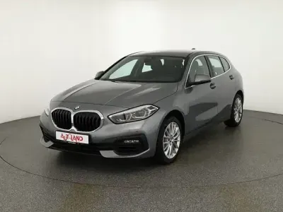 Begagnad BMW 120 Advantage 178 HK (130 kW) 2024 Grå Halvkombi