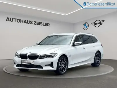 Gebraucht BMW 330e Sport Line 292 PS (214 kW) 2022 Weiß Kombi