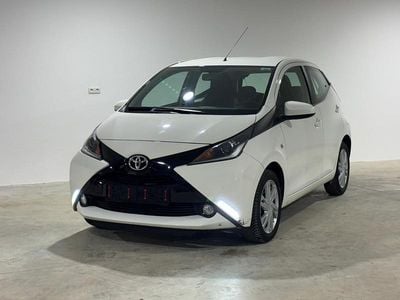 Gebraucht Toyota Aygo X-play 69 PS (50 kW) 2014 Weiß Kleinwagen