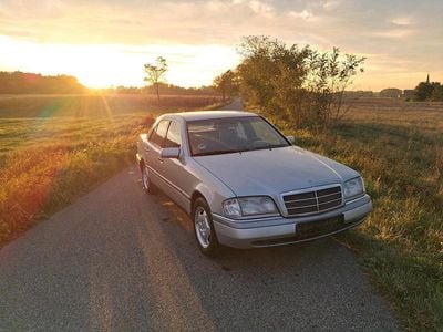 Silber Gebraucht 1994 Mercedes C180 Limousine | 1.099 €
