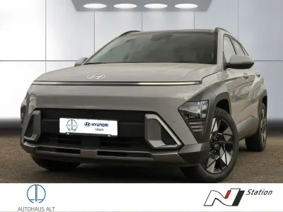 Neu Hyundai Kona Prime 102 PS (75 kW) 2026 Grau SUV